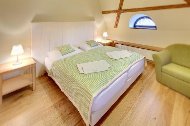 Gasthof Lisensky Dvur 4*