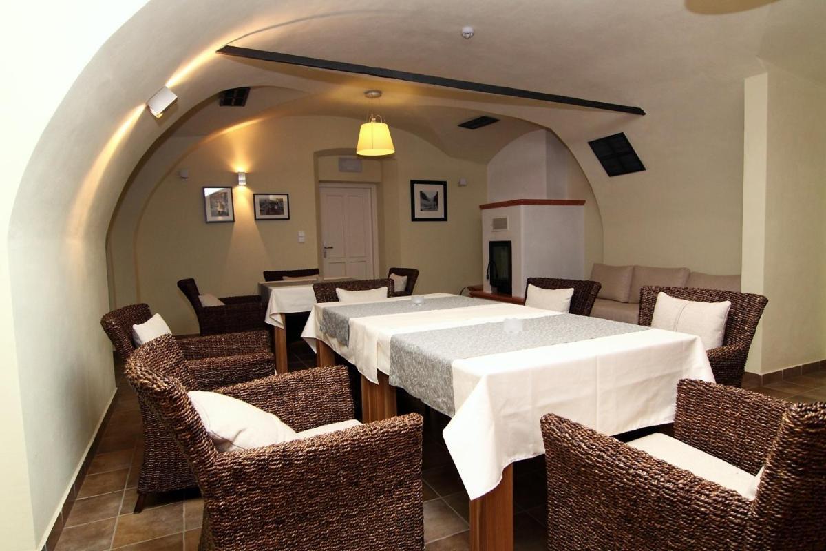 Lisensky Dvur 4*