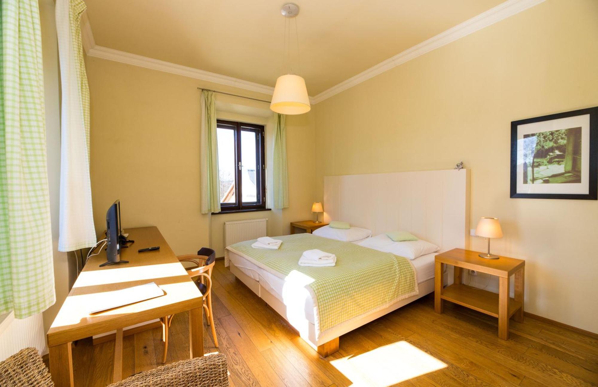 Lisensky Dvur Gasthof Sněžné